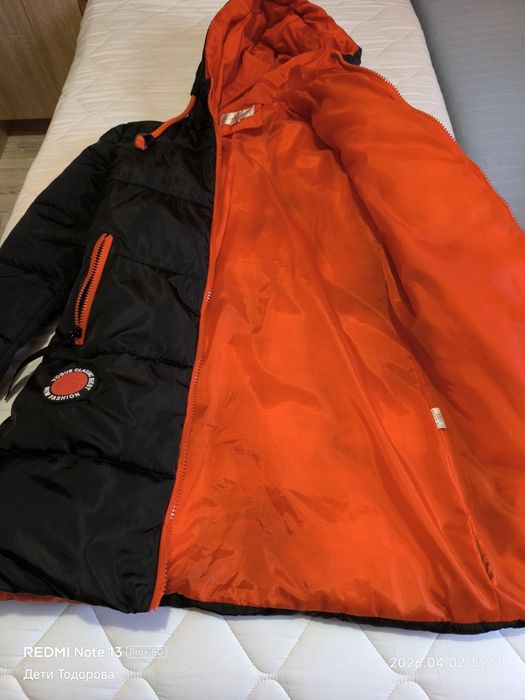 Продавам чисто ново зимно яке.