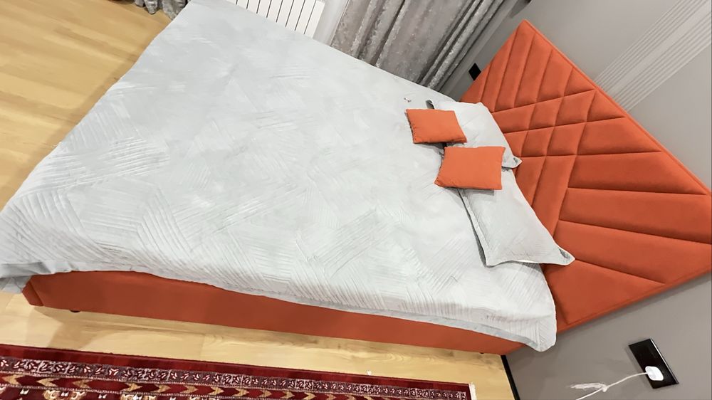 Продам кровать без матраса