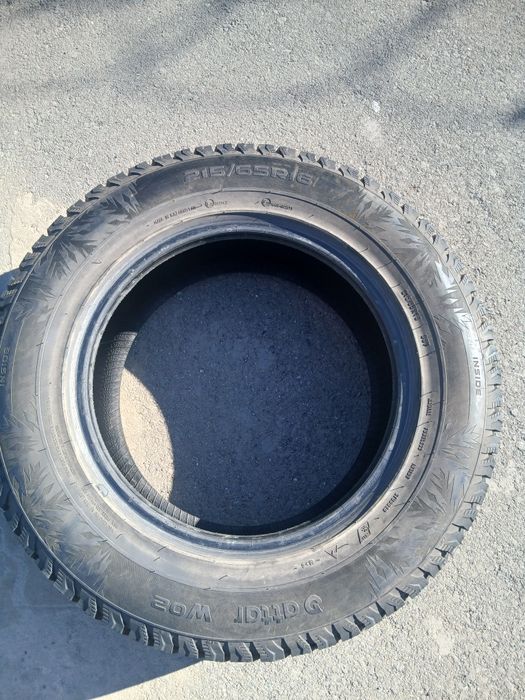 Продам шипованные шины 2 шт