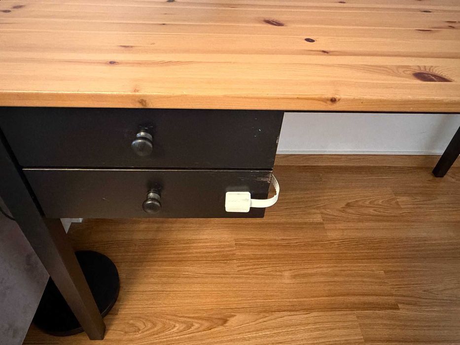 Birou Ikea utilizat, stare buna