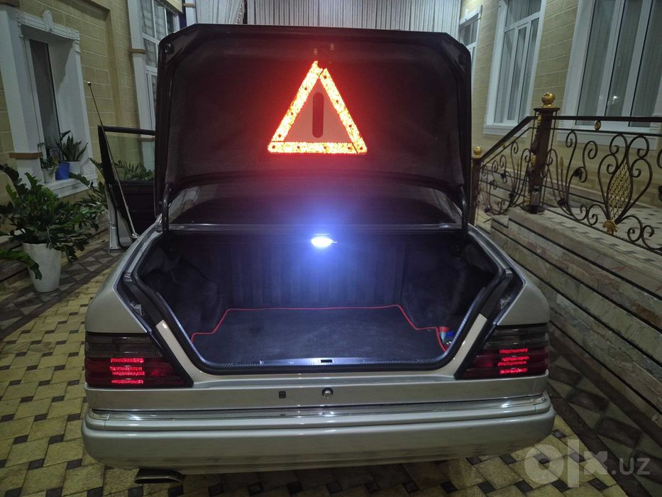 w124 мерседес Е220
