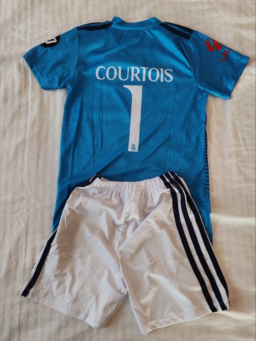 Детски футболен екип