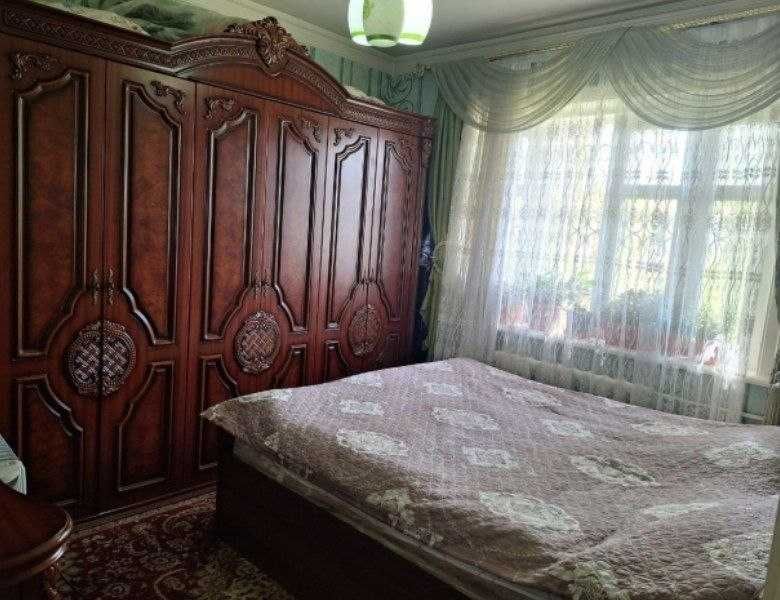 Юнусабад 8, 3/4/4 Кирпич 77 серия не торец 80,000
