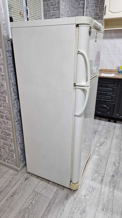 Продам холодильник