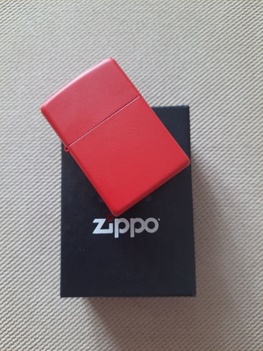 Bricheta Zippo Red Matte - noua