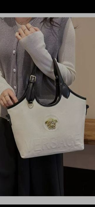 Geantă Versace, model 2026, 2 modele, 10 ron prin posta romana