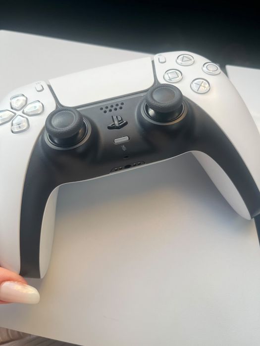 Ps 5 slim cu o maneta
