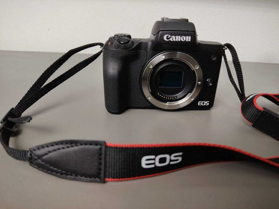 Cameră mirorless 4k: Canon M50 Mark II + obiectiv 15-45mm IS + BONUS