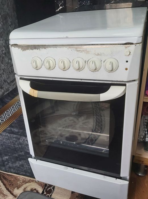 Продам газовую плиту.