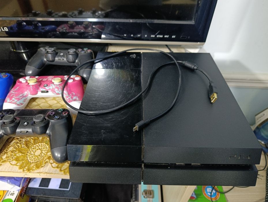 Playstation 4 сотилади холати яхши