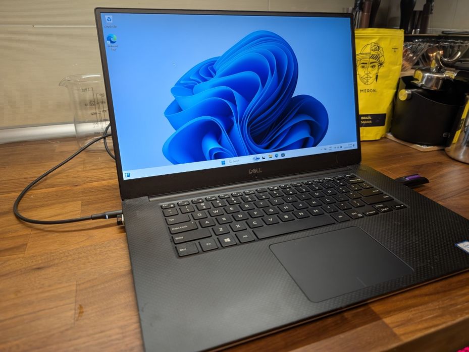 Vând laptop/Ultrabook Dell XPS 15 9570