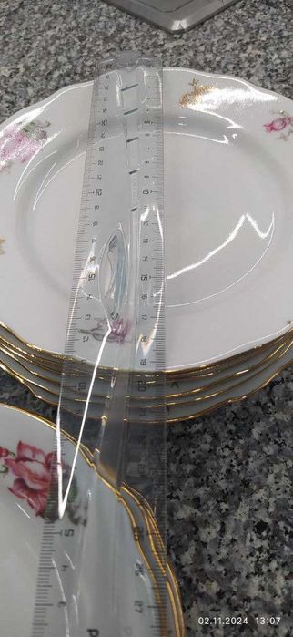 Продаю комплект из 24 тарелок. Новые. Городницкий фарфоровый завод