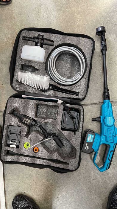 Акумулаторна водоструйка с дисплей 36V / 8Ah Kraft Royal голяма