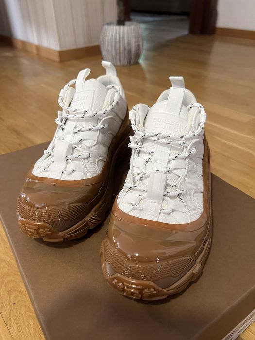 Adidasi Burberry Arthur