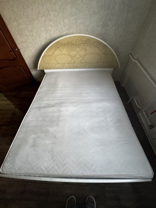 Даром матрас б/у 156*200