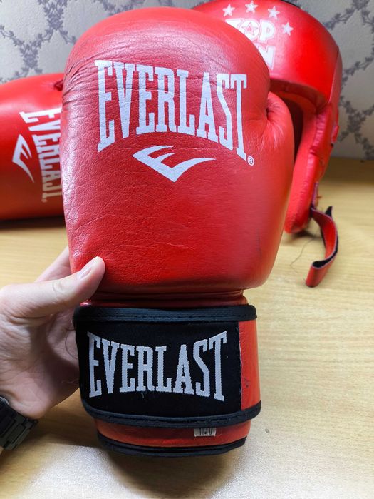 Продам боксерские перчатки