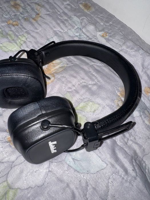 Наушник Marshall