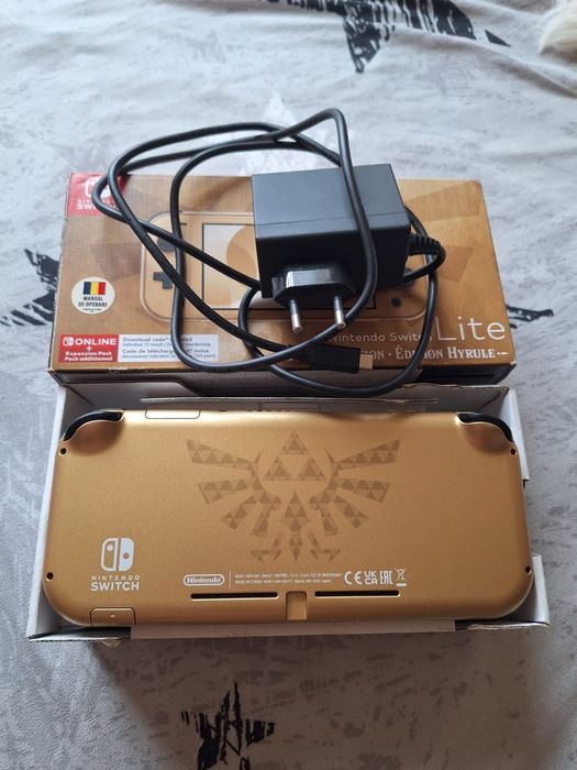 Nintendo Switch Lite Hyrule Edition