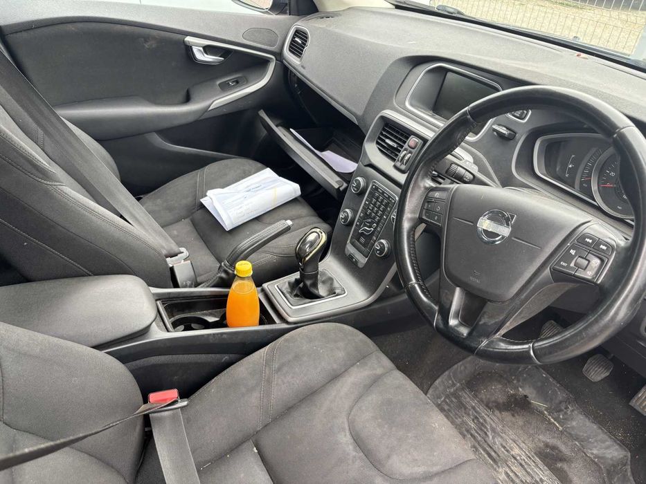 Dezmembrari dezmembrez Volvo V40 1.6 diesel cod motor D4162T