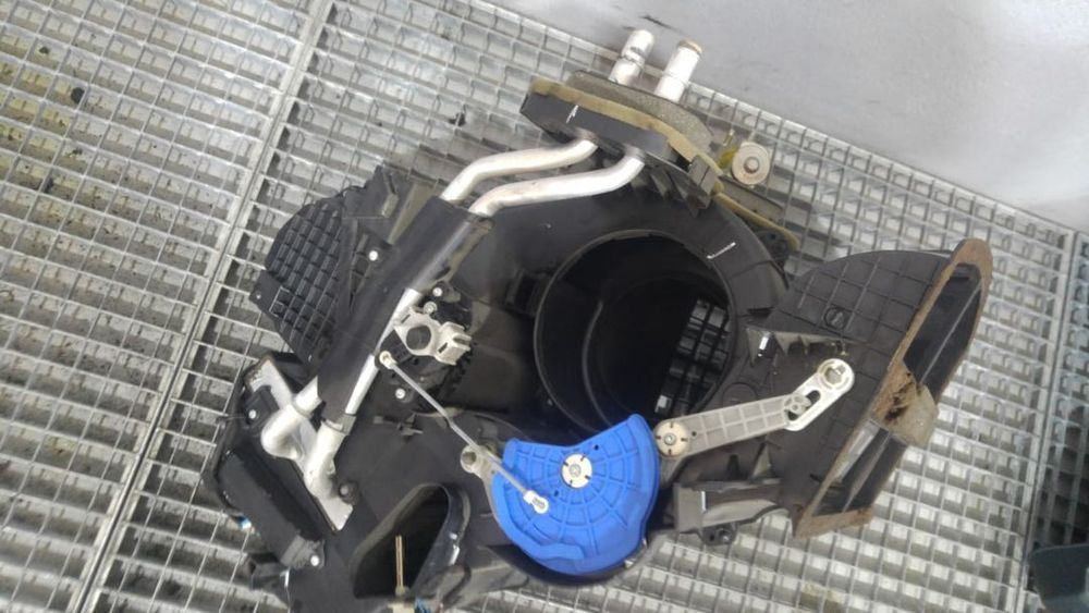 Tulumba aer bord ford fiesta 6 8v51-19b555-fl