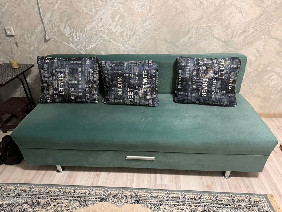 Продам тату почти новая