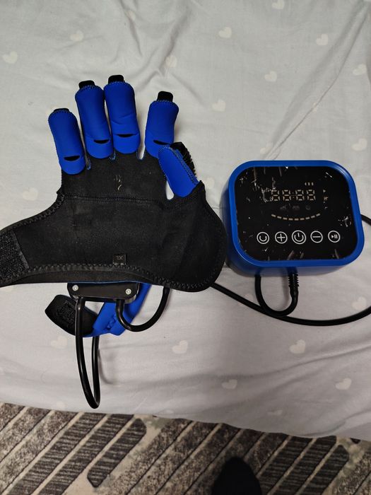 Vând mănușă reabilitare mâna dreaptă