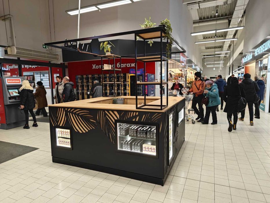 Луксозен щанд (киоск) подходящ за парфюми, козметикита, аксесоари и др