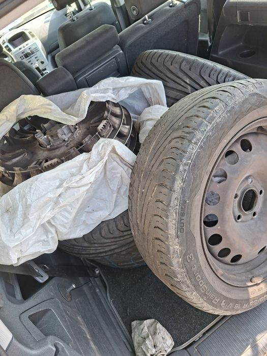 Opel zafira b facelift 2009 * 1.6 benzina *7locuri * jante iarna  vara