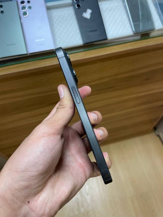 iPhone 15 Pro Black titan 256gb 85%