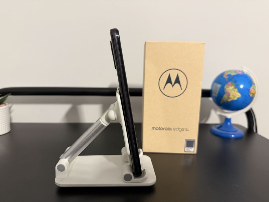 Motorola Edge 30 Neo, 256GB, 8GB RAM, impecabil, la cutie