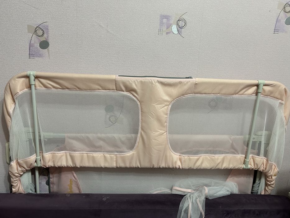 Складная кроватка барьер