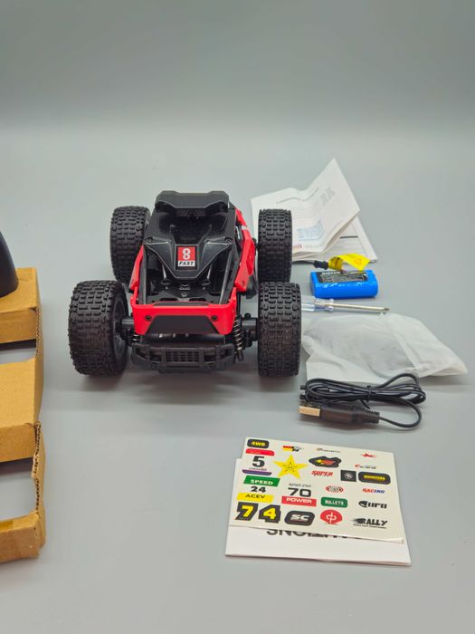 Нова! Радиоуправляема офроуд кола 1:18 с LED светлини и USB зареждане!