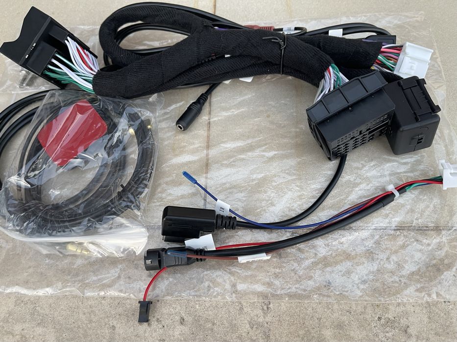 нова Мултимедия с навигация за Audi A4 A5 Q5 и Mercedes W204 W212 W207