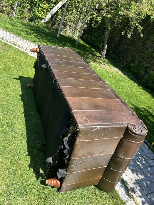 Диван кожаный 4 штуки