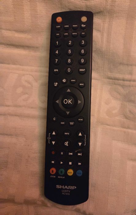 Vând TV color LCD model Sharp LC-32SH130E cu telecomanda originală
