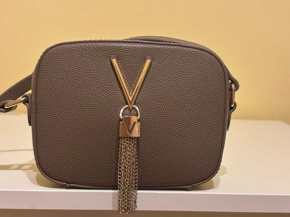 Vând geantă  eleganta mică Valentino