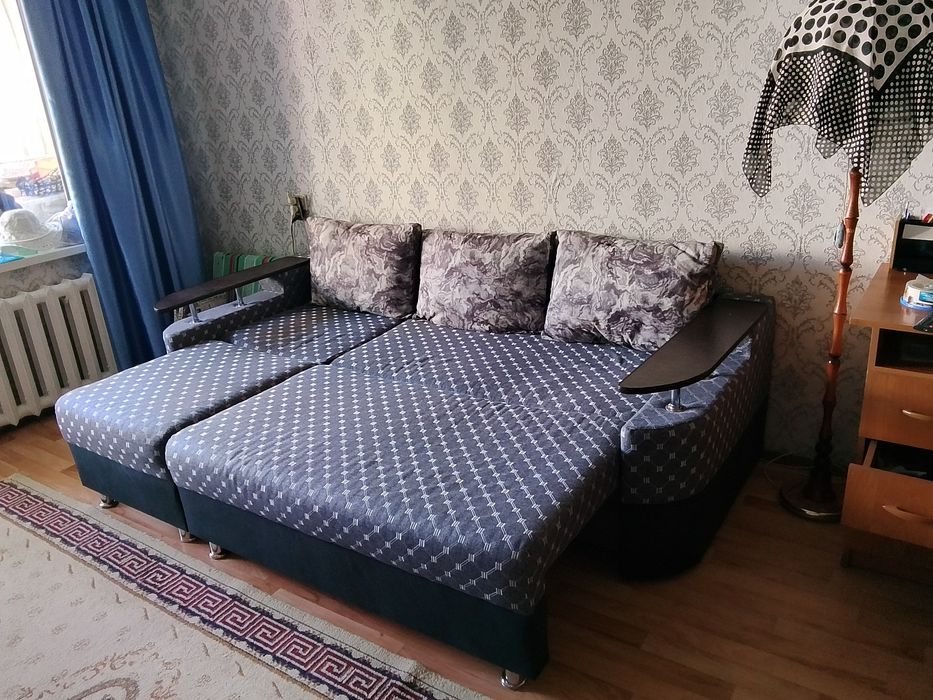 Продам диван б/у в хорошем состоянии