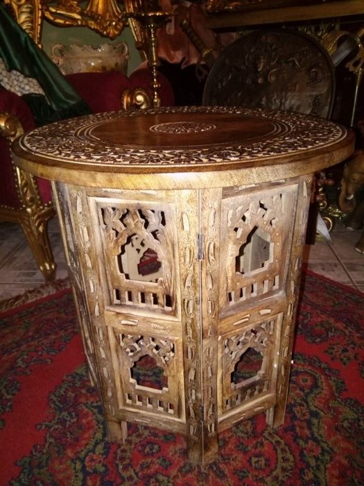 Măsuță superbă in stil oriental