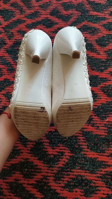 Свадебные туфли белые