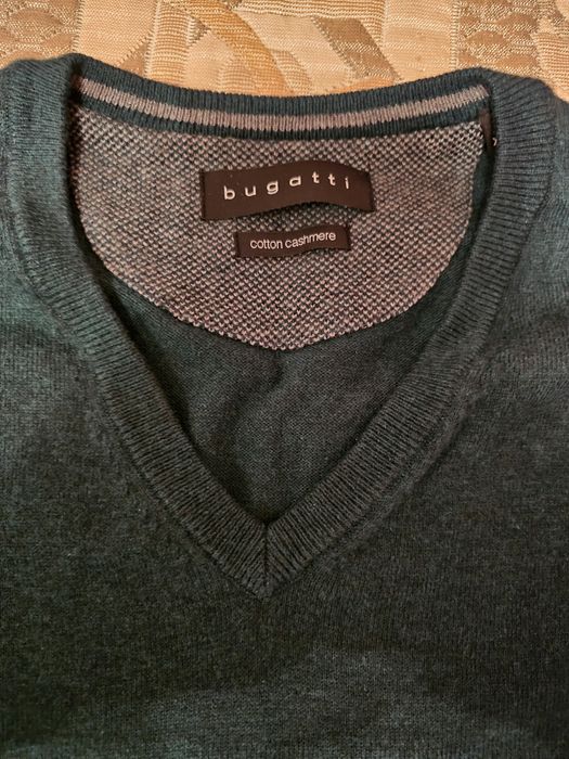 Продам кофту "Bugatti"