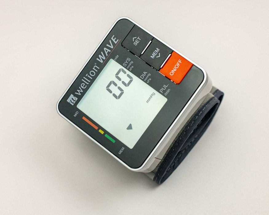 Електронен уред за измерване на кръвно налягане на китка  WELLION WAVE