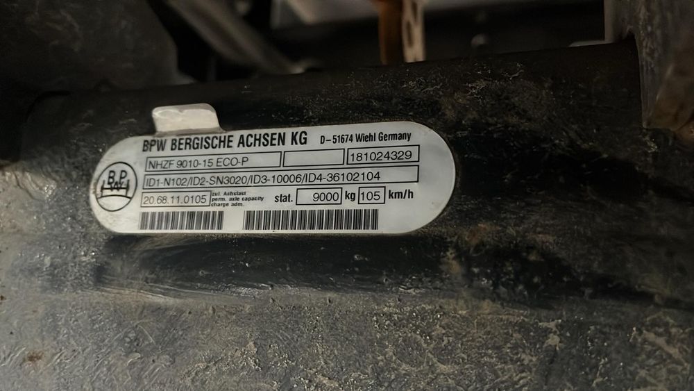 Vind axe semiremorca si etrieri in perfectă stare de funcționare