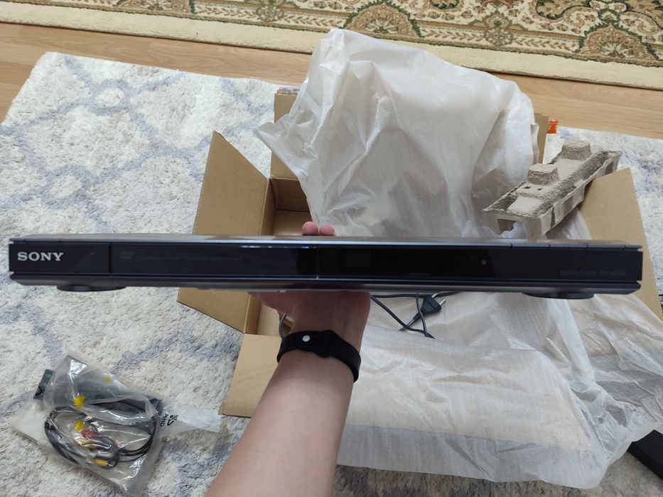 Видеомагнитафон DVD новая