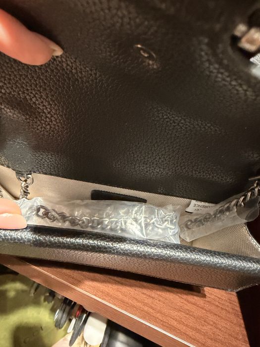 Чисто нова дамска черна чанта