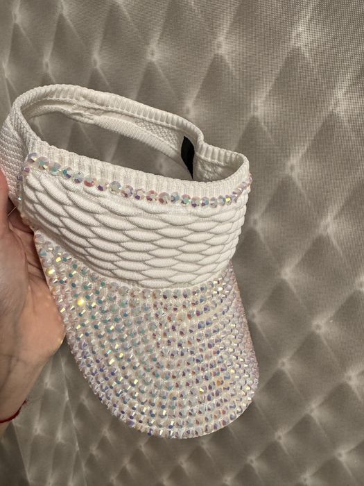 Кепка со стразами