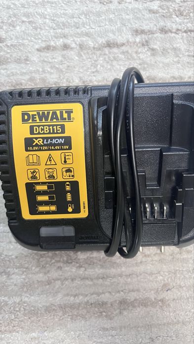 Шуруповерт Dewalt DCD996