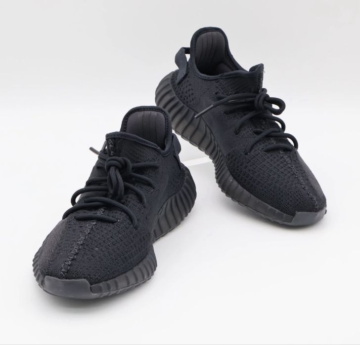 Adidasi Yeezy Boost 350 V2 Black Full Box