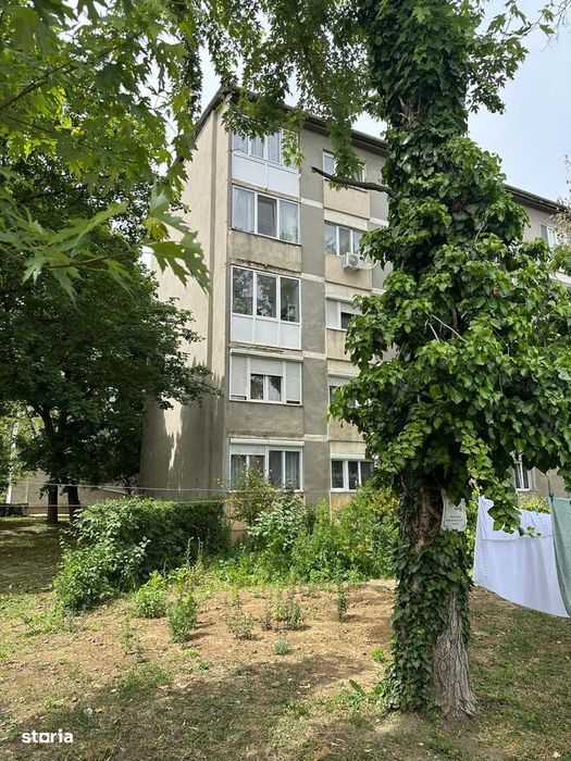 Vand apartament cu 2 camere cartier Nufarul 1