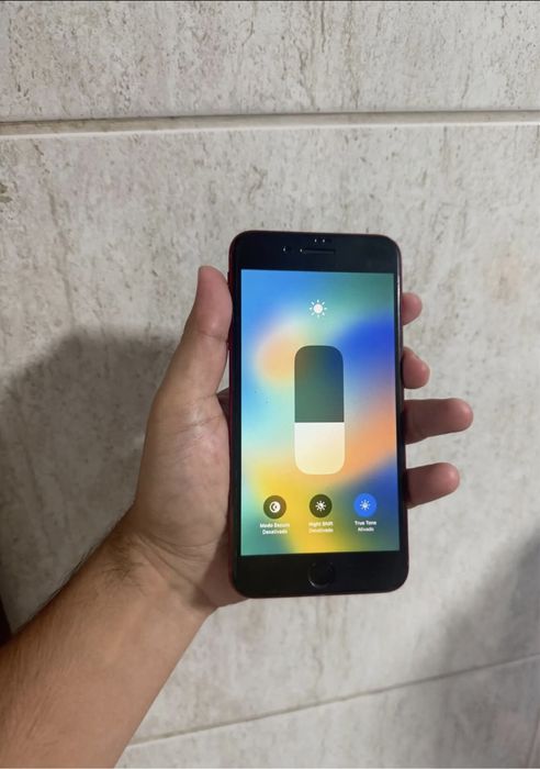 Iphone 8plus sotiladi