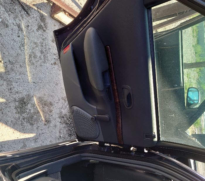 Продавам Рено Сафран 1 и 2 генерация на части